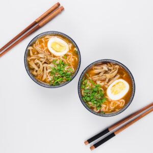 due scodelle con ramen