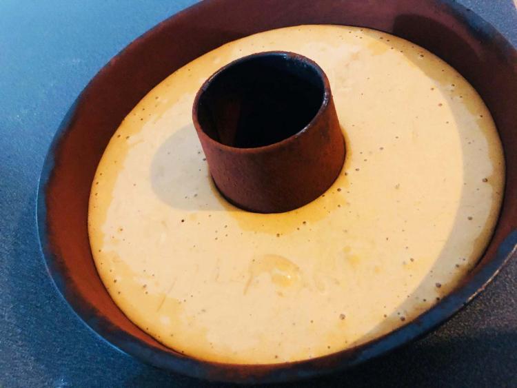 ciambellone pronto da infornare